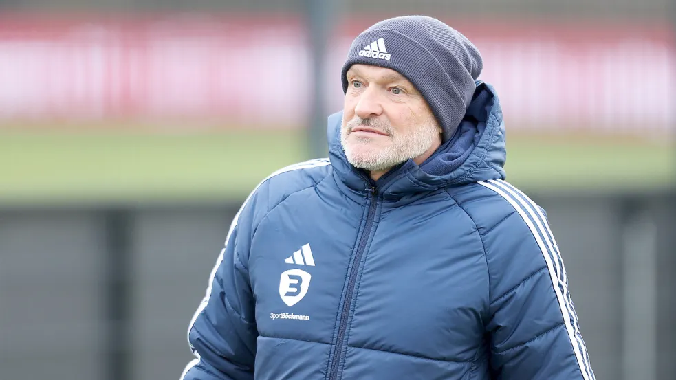 Trainer Stefan Emmerling sah vor allem eine gute erste Hälfte seiner Mannschaft. Archivfoto: Doden/Emden