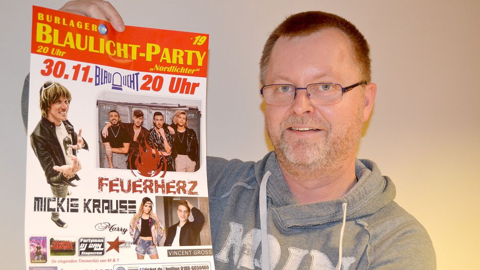 Wolfgang Harms hat die Burlager Blaulicht-Partys mit ins Leben gerufen und sie zu den größten Musik-Veranstaltungen der Region gemacht. Im Jahr 2019 kam unter anderem Mickie Krause. Archivfoto: Zein