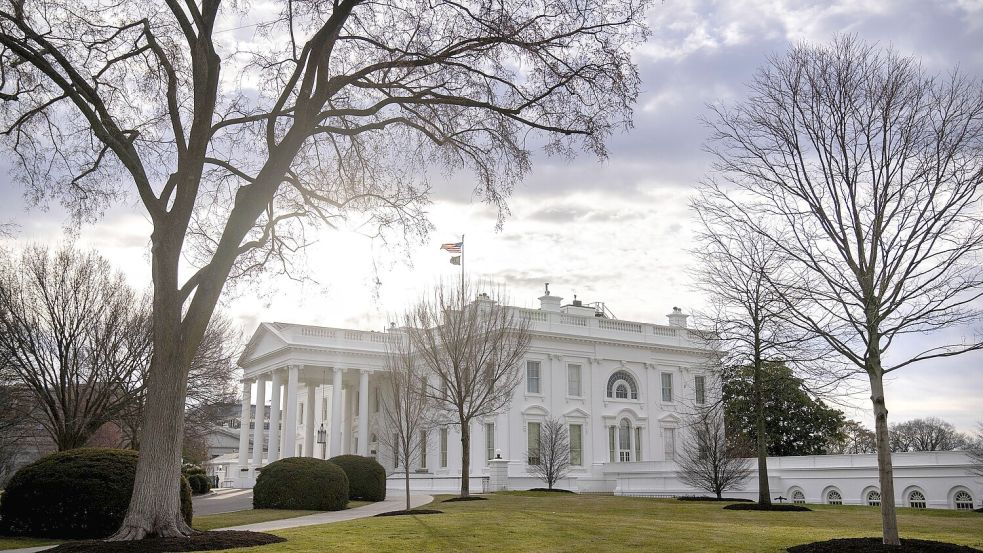 Weißes Haus in Washington: In der Nähe von Trumps Amtssitz hat der Secret Service einen bewaffneten Mann niedergeschossen. Foto: dpa/AP/Mark Schiefelbein