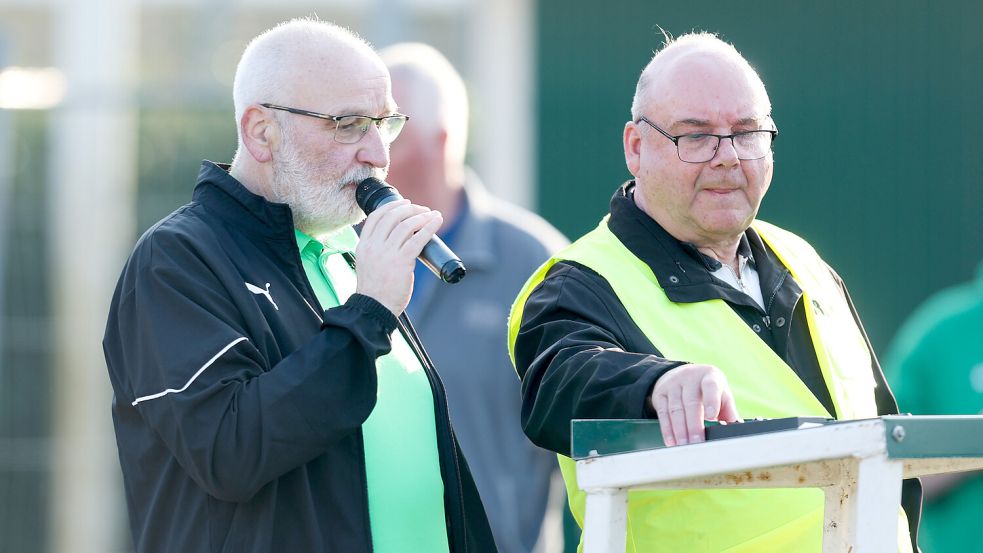 Fußballobmann Martin Saathoff fungierte als Stadionsprecher. Foto: Doden/Emden
