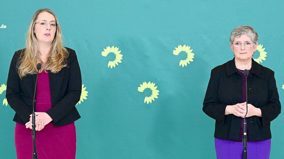 Lehren Friedrich Merz das Fürchten: Die Grünen-Fraktionsvorsitzenden Katharina Dröge und Britta Haßelmann. Foto: AFP/TOBIAS SCHWARZ