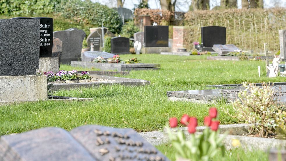 Auf dem neuen Friedhof in Neermoor sind bereits viele Grabstellen freigeworden. Sie können nicht mehr belegt werden, weil dort das Grundwasser zu hoch steht. Foto: Ortgies/Archiv