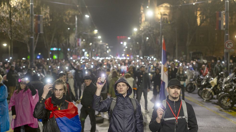 „Lärm gegen die Diktatur“: So lautet der neue Slogan von Serbiens Opposition. Foto: DPA/Marko Drobnjakovic