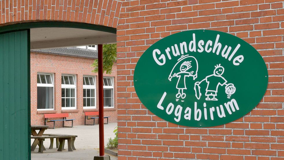An der Grundschule Logabirum werden Container für den Ganztagsbetrieb aufgestellt. Foto: Ortgies/Archiv