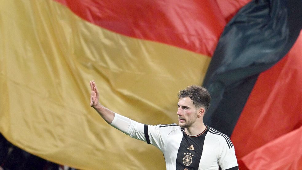 Mit Leon Goretzkas Rückkehr im DFB-Team sorgt der Bundestrainer für reichlich Gesprächsstoff. Foto: dpa/Federico Gambarini