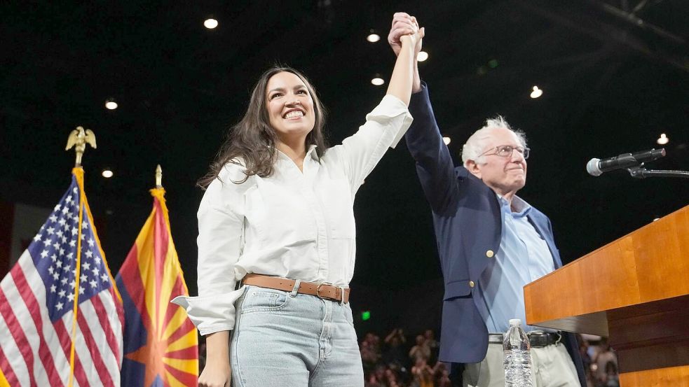 Alexandria Ocasio-Cortez ist am Wochenende gemeinsam mit Sanders aufgetreten. (Archivbild) Foto: Ross D. Franklin/AP/dpa