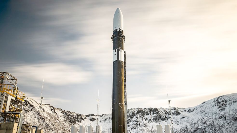 Die Rakete von Isar Aerospace auf dem Startplatz in Norwegen. (Handout) Foto: Brady Kenniston/Isar Aerospace, Photo Wingmen Media/AP/dpa