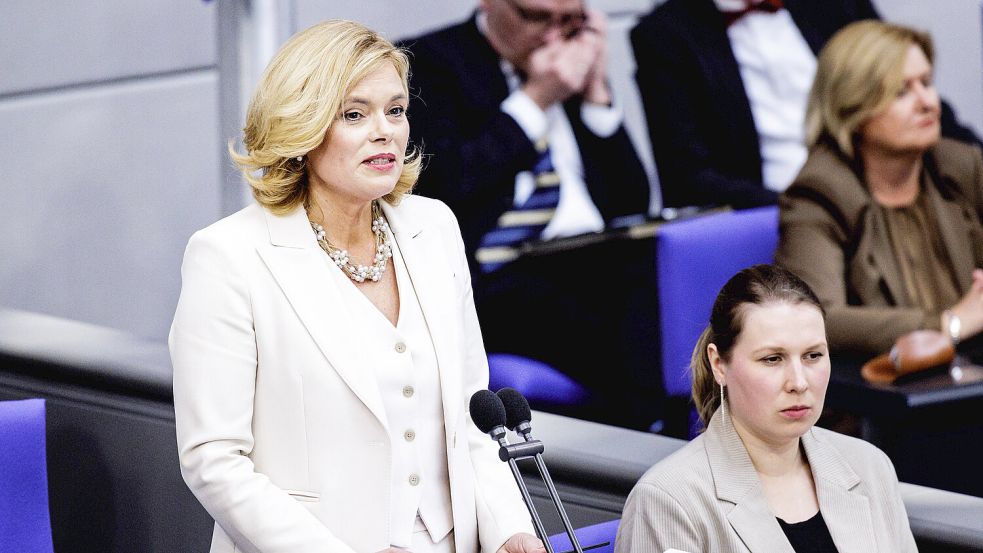 Die neue Bundestagspräsidentin Julia Klöckner hielt eine starke Rede Foto: IMAGO/