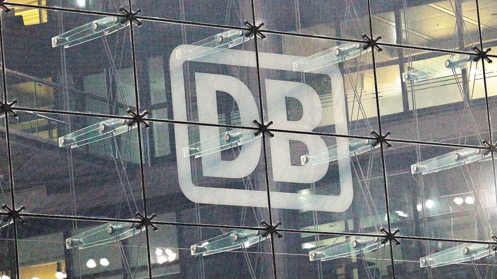 Unruhige Zeiten bei der Deutschen Bahn: Betrieblich und finanziell läuft es nicht rund. Foto: Carsten Koall/dpa