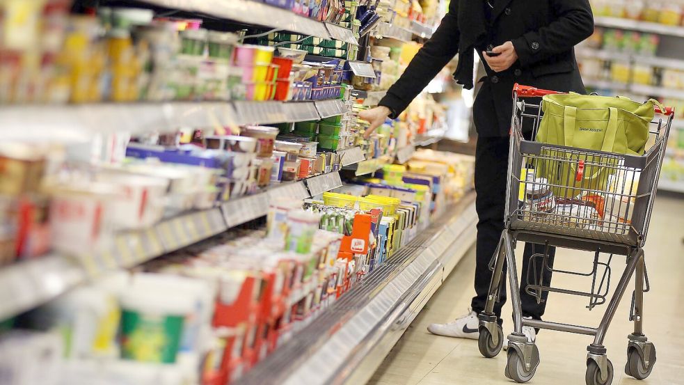 Viele Menschen in Deutschland wollen laut einer Umfrage Produkte aus den USA künftig boykottieren. (Archivbild) Foto: Oliver Berg/dpa