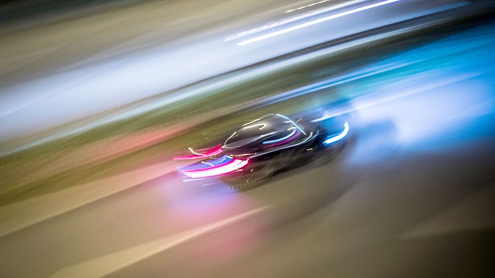 Die Bremer Polizei hat in Walle und der Neustadt Raser aus dem Verkehr gezogen. Dabei waren zum Teil Drogen im Spiel. Foto: Frank Rumpenhorst/dpa
