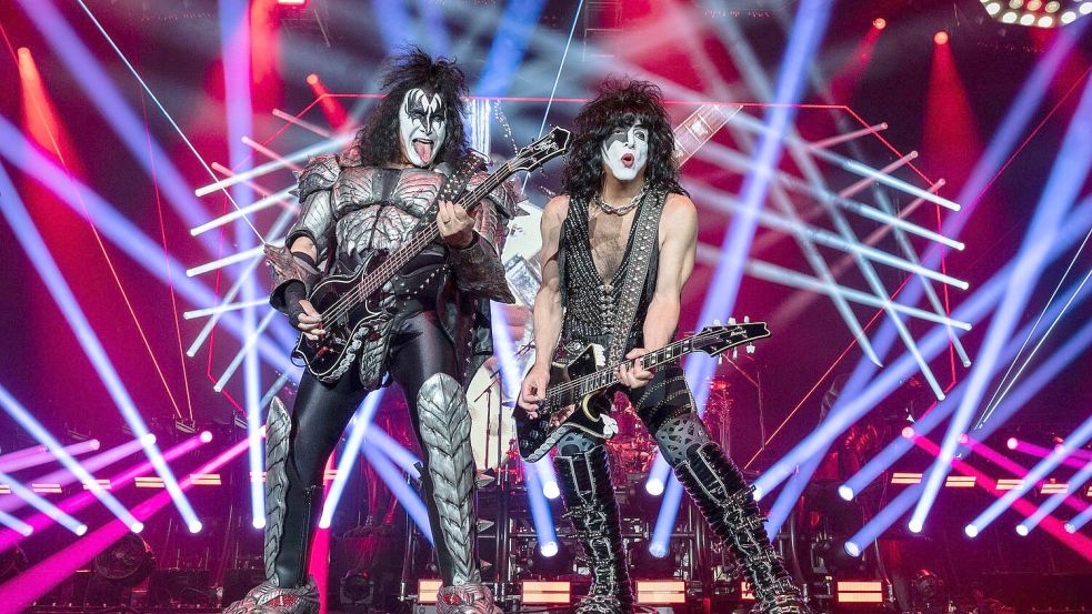 Bei der Abschiedstournee traten Kiss noch mit Make-up auf. (Archivbild) Foto: Bernd Thissen/dpa