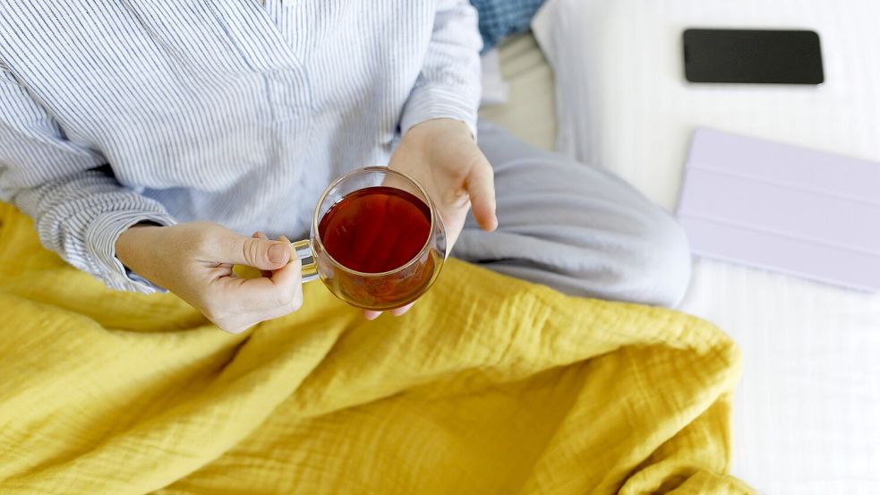 Für alles gibt es Normen. Auch für eine Tasse Tee. Foto: IMAGO/Tanya Yatsenko