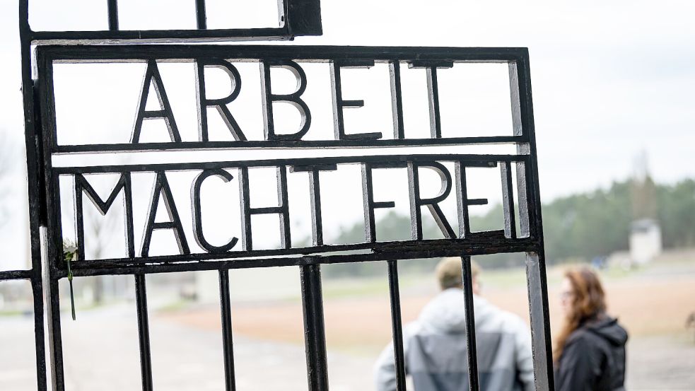 Eingang in das Konzentrationslager Sachsenhausen: Ein hier eingesetzter Wachmann starb, bevor ihm in Berlin der Prozess gemacht werden konnte. Foto: dpa