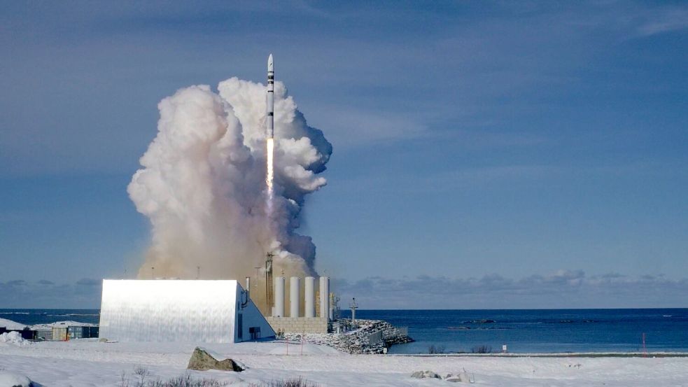 Nach wetterbedingter Verzögerung ist die deutsche Spectrum-Rakete in Norwegen gestartet. Der Flug dauerte etwa eine halbe Minute. Foto: Uncredited/Isar Aerospace/AP/dpa