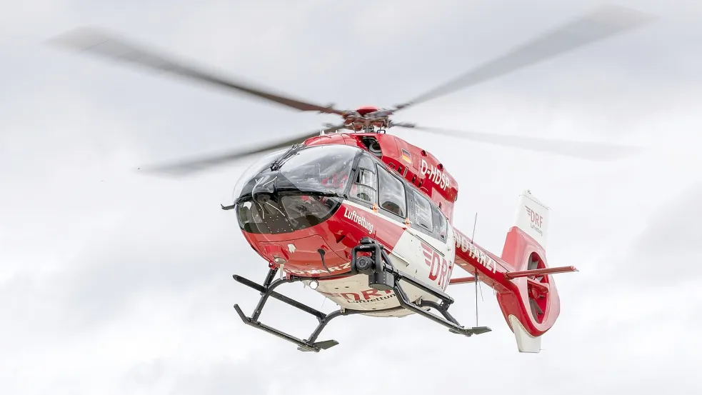 Zwei schwer verletzte Kinder mussten nach einer Geburtstagsparty mit dem Hubschrauber ins Krankenhaus geflogen werden. (Symbolbild) Foto: Daniel Karmann/dpa