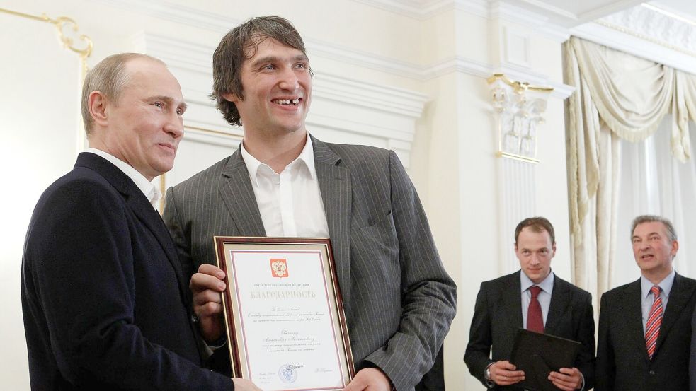 Owetschkins Sympathie für Wladimir Putin ist der größte öffentliche Kritikpunkt an ihm Foto: Sergei Karpukin/Reuters POOL/AP/dpa