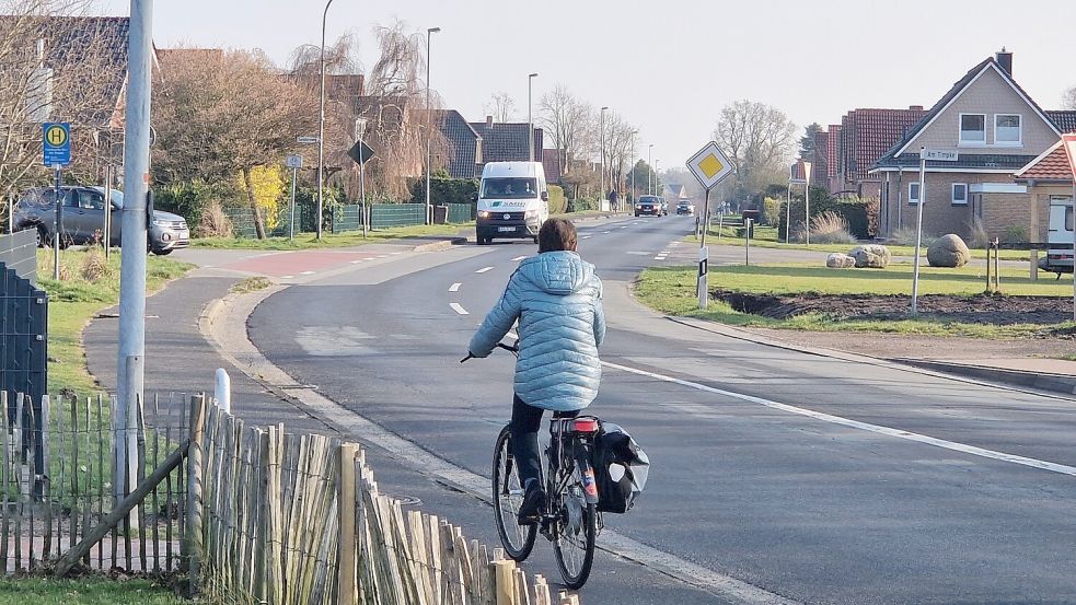 Die SPD kritisiert die Bedingungen für Fahrradfahrer in Tichelwarf, die den Gehweg mitbenutzen. Foto: Gettkowski