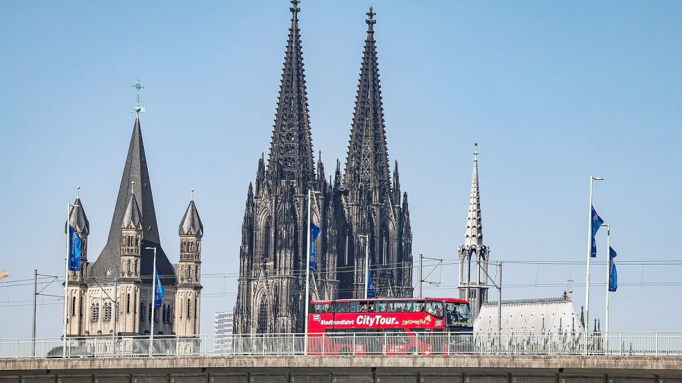 Die Temperaturen erreichen bis zu 24 Grad. (Archivbild) Foto: Oliver Berg/dpa