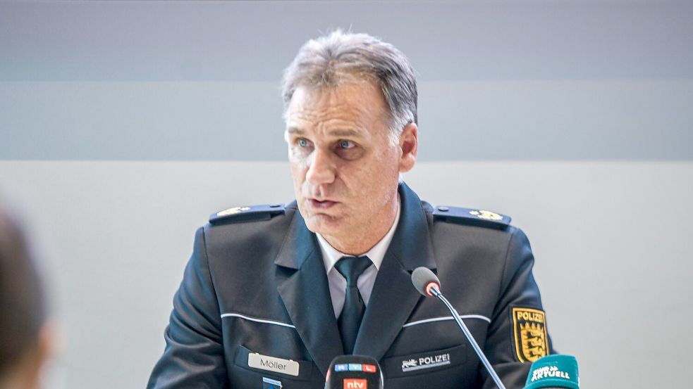 Der Polizeipräsident von Aalen, Reiner Möller, informierte über den Einsatz. Foto: Jason Tschepljakow/dpa