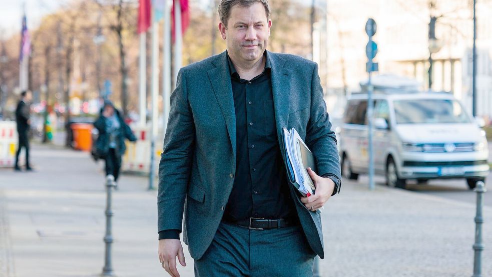 CDU, CSU und SPD berieten weiter über den geplanten Koalitionsvertrag. Foto: Carsten Koall/dpa