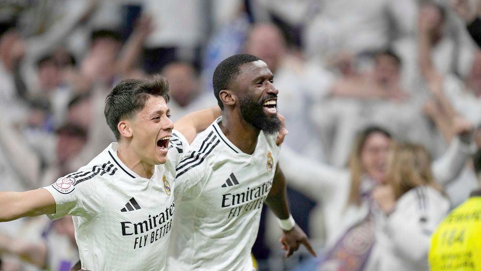 Antonio Rüdiger (r) war der Matchwinner für Real Madrid. Foto: Bernat Armangue/AP/dpa