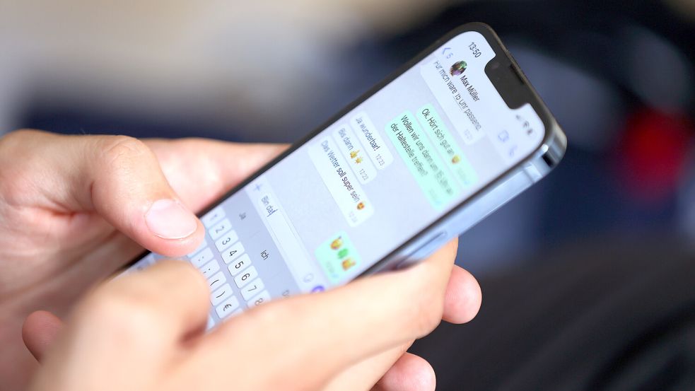 Das Chatten soll bei Whatsapp mit Einführung von Meta AI noch vielfältiger werden. Foto: dpa/Karl-Josef Hildenbrand