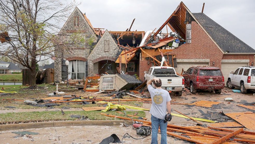 Das Ausmaß der Schäden der Tornados in gleich mehreren US-Bundesstaaten ist noch unklar. Foto: Mike Simons/Tulsa World/AP/dpa