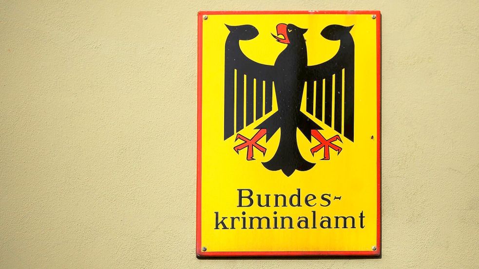 Das BKA nimmt Terroristen ins Visier, die im Internet ihr Unwesen treiben. (Symbolbild) Foto: Fredrik von Erichsen/dpa