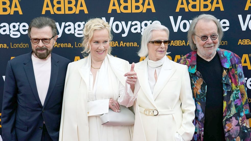 Gemeinsame Auftritte mit ihren einstigen Abba-Kollegen wie hier 2022 in London sind für Agnetha Fältskog selten geworden. (Archivbild) Foto: Alberto Pezzali/AP/dpa