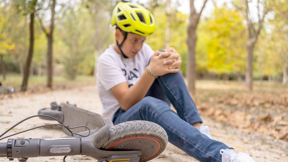 In den vergangenen Monaten kam es zu immer mehr Verkehrsunfällen mit E-Scootern. Foto: IMAGO/Addicitive Stock