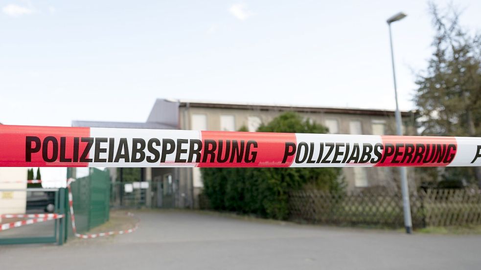 Frühestens Mittwoch sollen Ergebnisse der Untersuchung erste Antworten liefern. Foto: Sebastian Kahnert/dpa