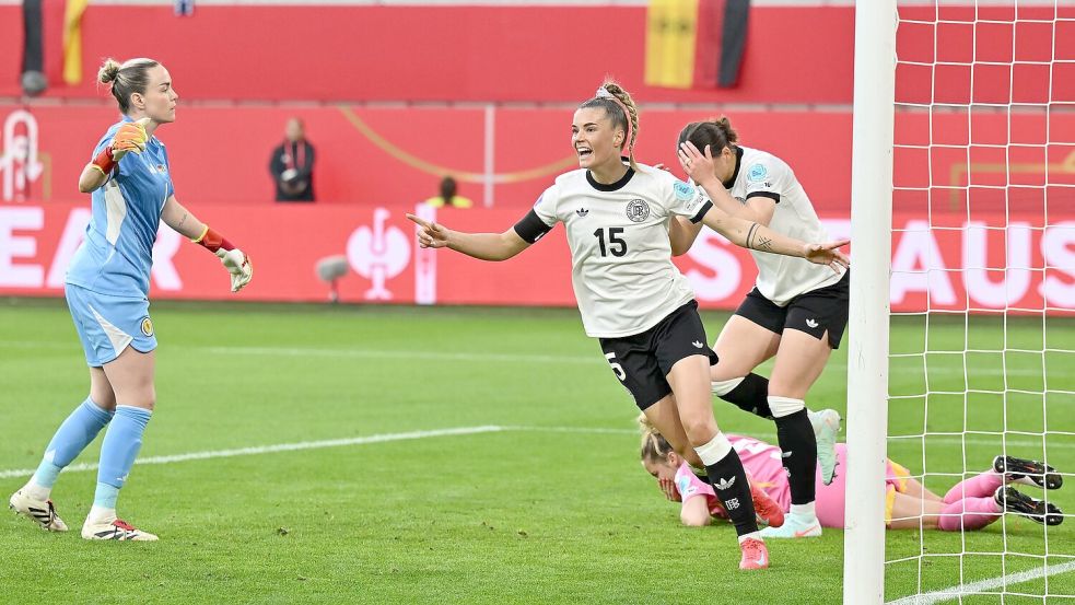 Großer Tag im DFB-Trikot: Hoffenheims Selina Cerci Foto: Swen Pförtner/dpa
