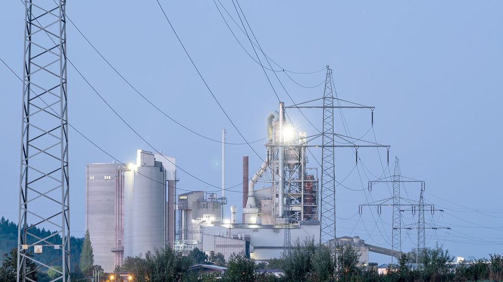 Wirtschaftsverbände beklagen seit langem im internationalen Vergleich hohe Strompreise (Archivbild). Foto: Silas Stein/dpa
