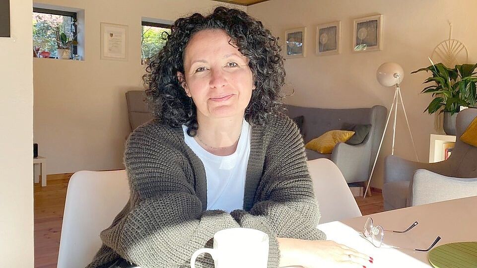 Heilpraktikerin Eva Büsing will die Ernährungspsychologie ihrer Klienten verstehen, um nachhaltig zu helfen. Foto: Lindner