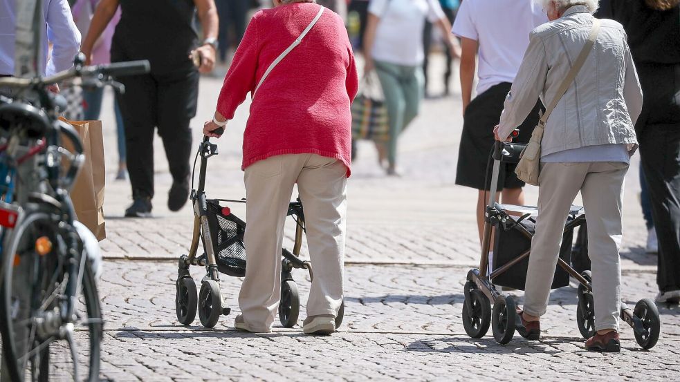 Schon früh soll in ein Depot für die Rente eingezahlt werden. (Symbolbild) Foto: Jan Woitas/dpa