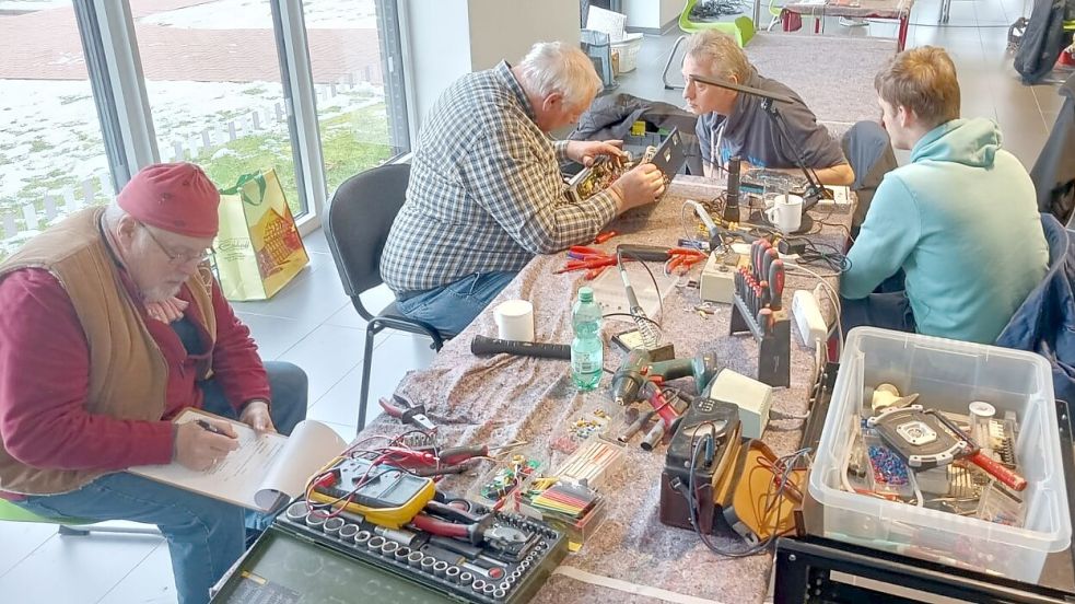 Das Werkzeug bringen die Ehrenamtlichen mit. Material soll aus Spenden finanziert werden. Foto: privat