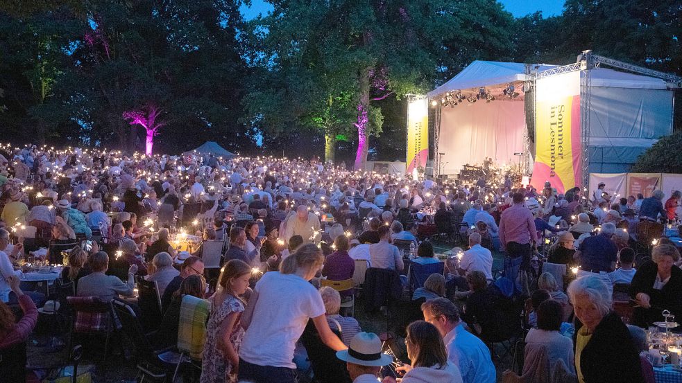 „Sommer in Lesmona“: Das Event in Knoops Park steht für eine ganz besondere Atmosphäre. Foto: Jörg Sarbach