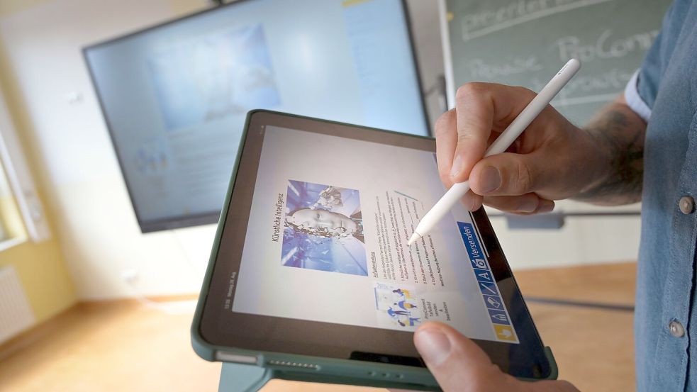 Zu Beginn des Berufslebens locken oft hohe Gehaltssprünge, meint Xing-Arbeitsmarktexperte Julian Stahl. Deswegen hätten jüngere Arbeitnehmer einen starken Anreiz für einen Jobwechsel. Foto: picture alliance/dpa