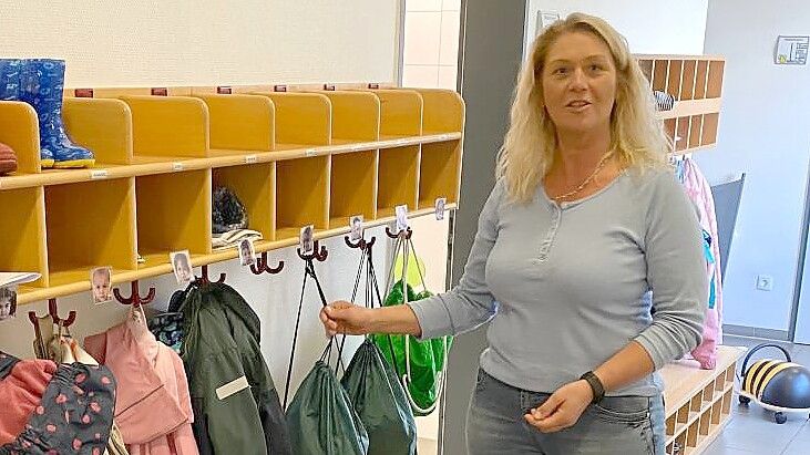 Die Leiterin der neuen Kita am Stadtpark, Heidi Bonk, ist sehr zufrieden mit den Räumen im ehemaligen EWE-Gebäude, das die Stadt Papenburg gekauft hat. Foto: Risius-Hartwig