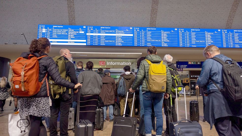 Chaos bei der Bahn ist für viele Fahrgäste schon reine Gewohnheit. (Archivbild) Foto: Thomas Banneyer/dpa