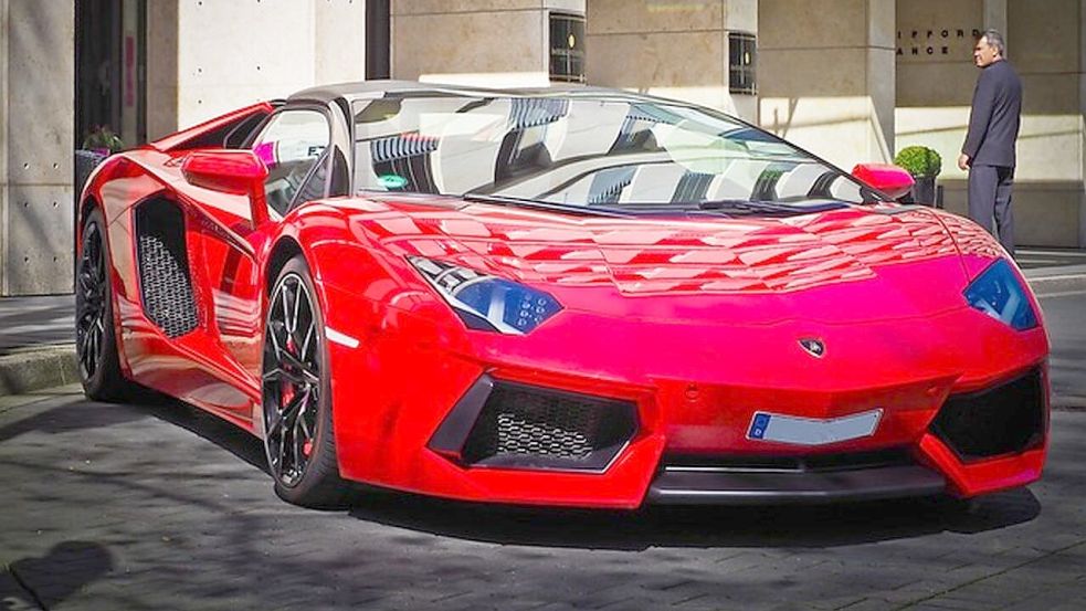 Dieses Symbolfoto zeigt einen Lamborghini. Bei einem Unfall mit einem Wagen dieser Marke entstand hoher Sachschaden. Symbolfoto: Pixabay