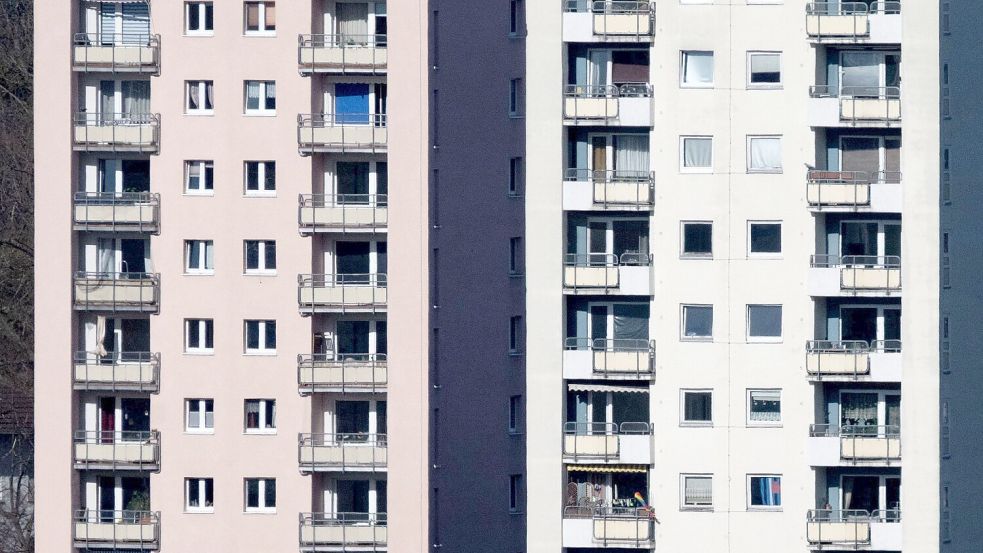 Vor allem in Großstädten ist es schwierig, bezahlbare Wohnungen zu finden. (Archivbild) Foto: Marijan Murat/dpa