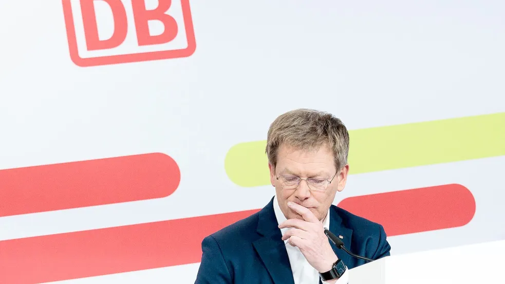 Richard Lutz ist seit März 2017 Vorstandschef der Deutschen Bahn. Foto: Carsten Koall/dpa
