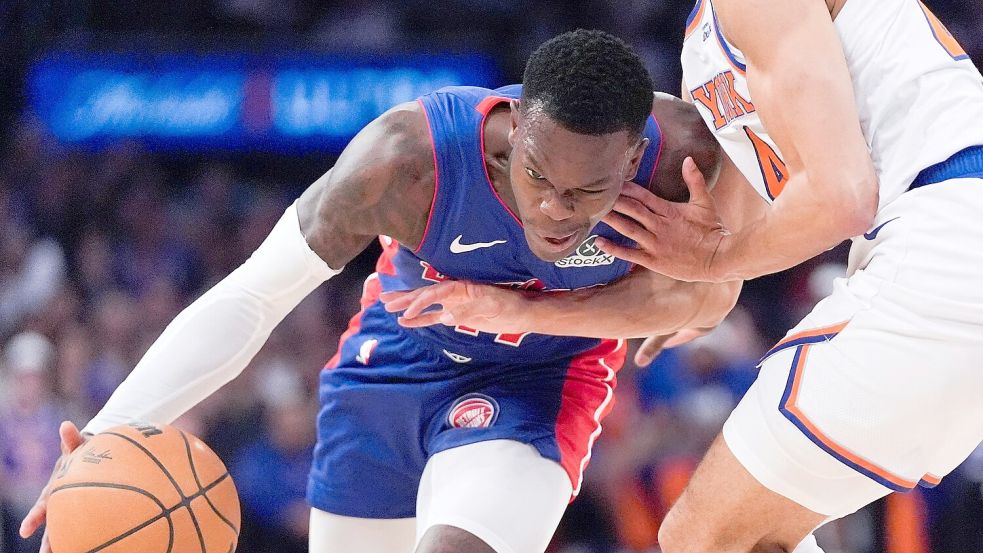 Dennis Schröder verliert mit Detroit zum Playoff-Start in New York. Foto: Julia Demaree Nikhinson/AP/dpa