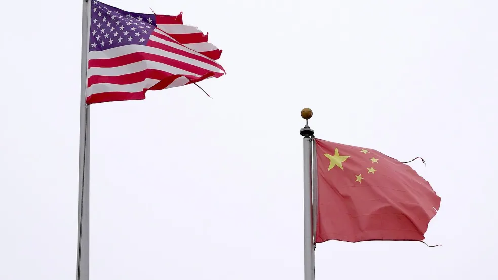 China wirbt für Zusammenarbeit gegen die US-Handelspolitik. (Symbolbild) Foto: Jeff Chiu/AP/dpa