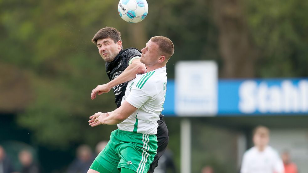 Tim Schouwer (links) traf zum vorentscheidenden 4:2.