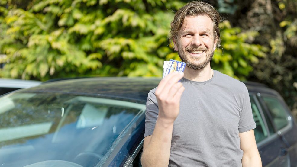 Ständig werden meinem Auto Karten angesteckt von Händlern, die es kaufen wollen. Foto: Stefan Gelhot