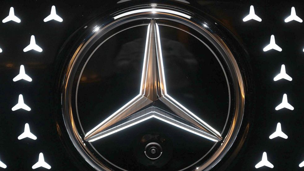 Neue Betrugsmasche: Im Namen von Mercedes-Benz bieten Unbekannte gerade Gebrauchtwagen an, die nicht existieren. (Symbolbild) Foto: Marijan Murat/dpa