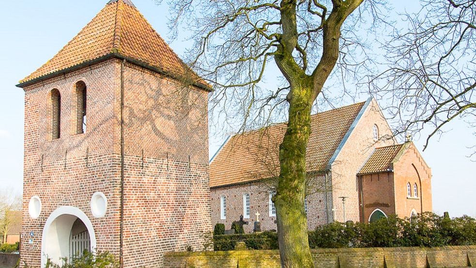 Ev. luth. Kirche in Rhaude – gehört zur Dreieinigkeitskirchengemeinde Rhauderfehn. Foto: Kirchenkreis Rhauderfehn